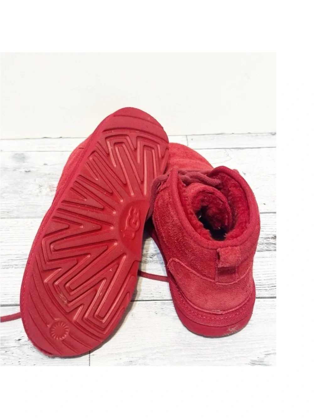 UGG Toddlers Neumel Boot Red Suede Size: 2